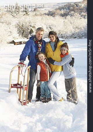 
                Familie, Winterurlaub, Familienausflug                   