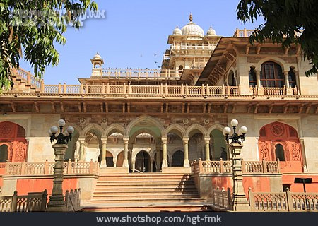 
                Palace, Jaipur                   
