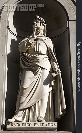 
                Statue, Francesco Petrarca                   