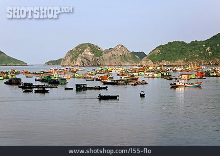 
                Vietnam, Halong-bucht                   