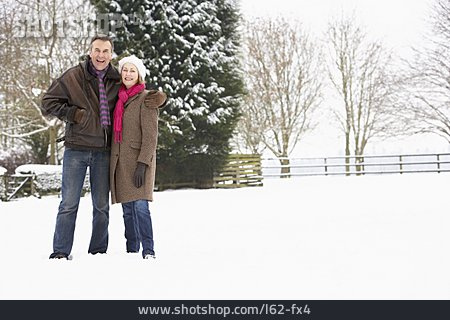 
                Winterlich, Winterspaziergang, Ehepaar                   