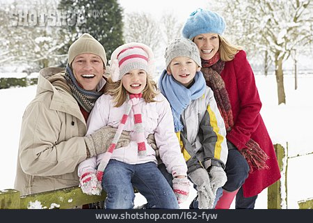 
                Familie, Winterlich, Familienausflug                   