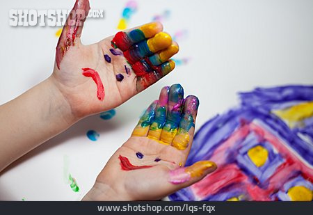 
                Kinderhand, Kindergarten, Fingerfarbe                   