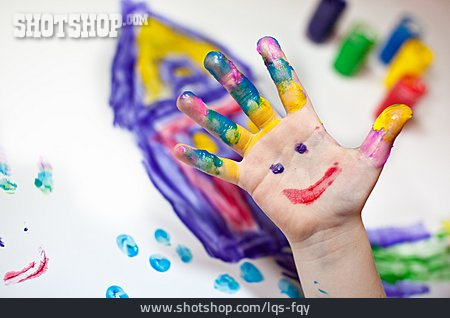 
                Spaß & Vergnügen, Kinderhand, Kindergarten, Fingerfarbe                   