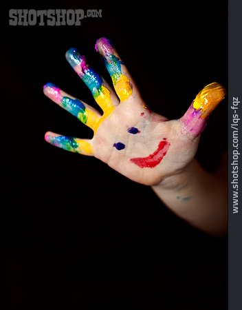 
                Spaß & Vergnügen, Kinderhand, Fingerfarbe                   