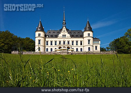 
                Schloss Ralswiek                   