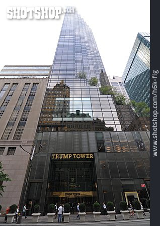 
                New York, Trump Tower                   