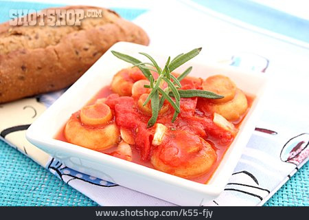 
                Champignon, Tomatensoße, Pilzgericht                   
