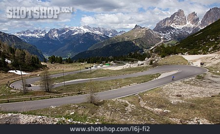 
                Straße, Dolomiten, Fassatal                   