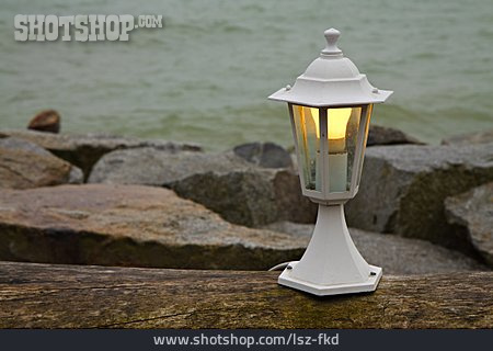 
                Lampe, Laterne                   