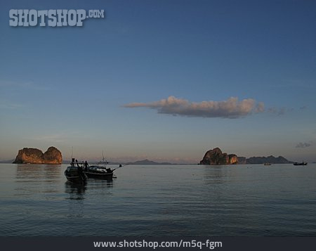 
                Dämmerung, Fischerboot, Thailand                   