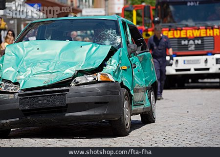 
                Autounfall, Totalschaden, Unfallauto                   