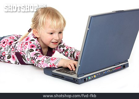 
                Mädchen, Laptop                   