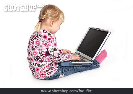 
                Mädchen, Laptop                   