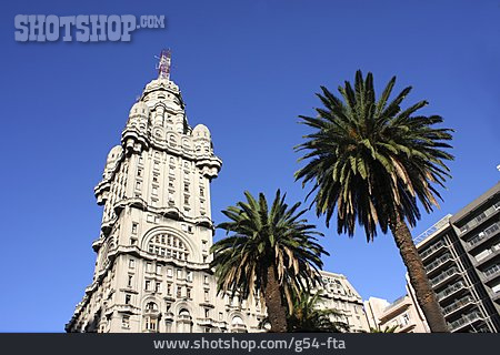 
                Montevideo, Palacio Salvo                   