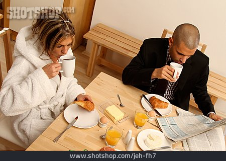 
                Paar, Häusliches Leben, Frühstück, Alltag                   