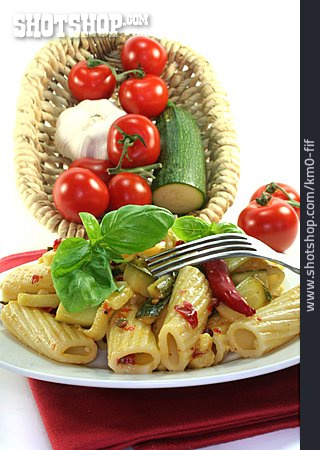 
                Pasta, Italienische Küche, Tortiglioni                   