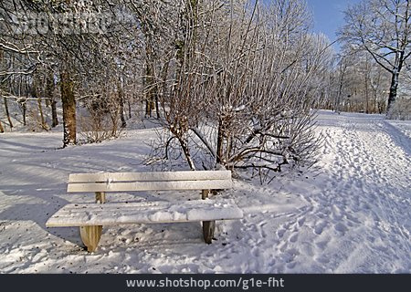 
                Winter, Parkbank                   