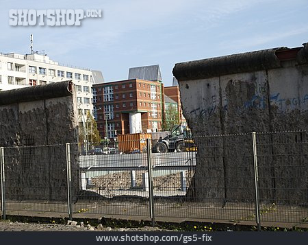 
                Berliner Mauer, Wiedervereinigung, Durchbruch                   