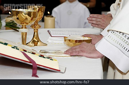 
                Katholizismus, Gottesdienst, Abendmahl, Eucharistie, Liturgie, Heilige Messe                   