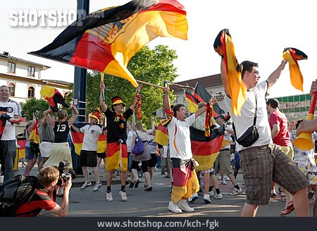 
                Feiern, Jubeln, Fußballfan, Deutschlandfan                   