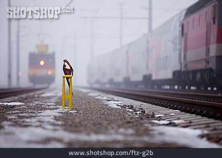 
                Schienenverkehr                   