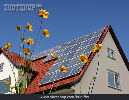 
                Wohnhaus, Solarenergie, Solarthermie                   