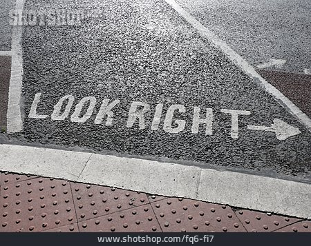
                Straßenmarkierung                   