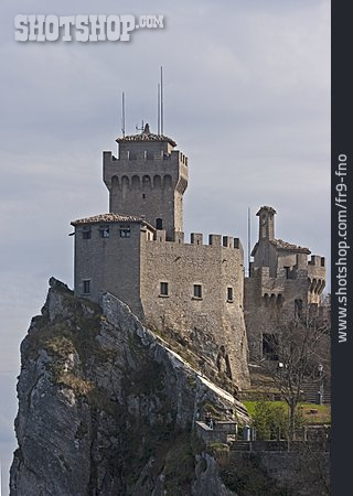 
                San Marino, Monte Titano                   