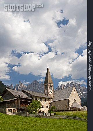 
                Tirol, Südtirol, Gebäudeensemble, Villnöß, Villnößtal                   