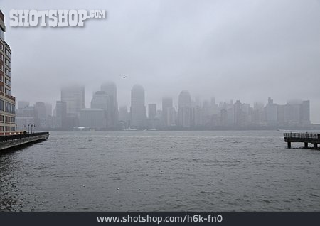 
                Manhattan, Regenwetter, New York City                   