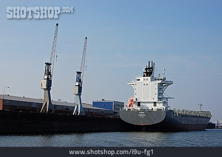 
                Transport, Logistik, Containerschiff, Industriehafen                   