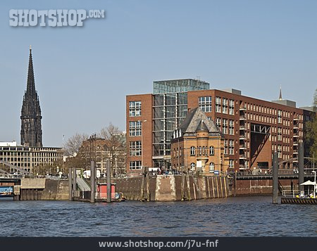 
                Hamburg, Nikolaikirche, Kehrwieder                   
