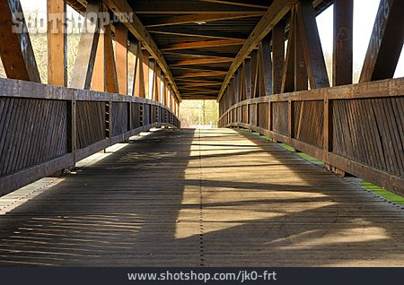 
                Brücke, Holzbrücke, überdacht                   