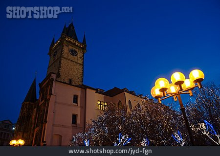 
                Rathausturm, Prag, Weihnachtsbeleuchtung                   