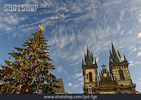 
                Weihnachtsbaum, Prag, Teynkirche                   