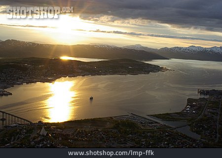 
                Norwegen, Mitternachtssonne, Tromso                   