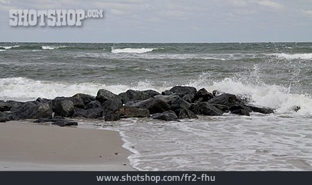
                Ostsee, Stürmisch, Wellenbrecher                   