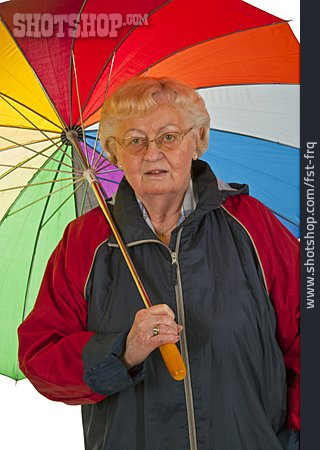
                Seniorin, Regenschirm                   