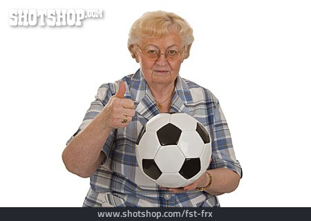 
                Seniorin, Fußballfan                   