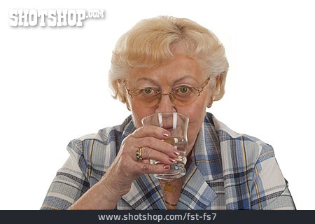 
                Seniorin, Trinken                   