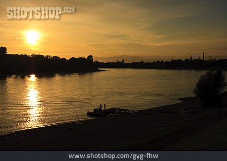 
                Sonnenuntergang, Rhein                   