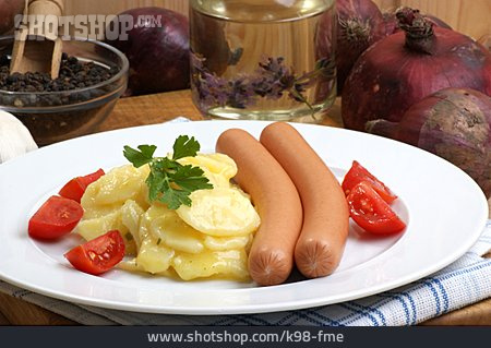 
                Kartoffelsalat, Mahlzeit, Wiener Würstchen                   