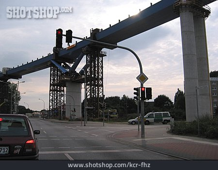 
                Städtisches Leben, Stralsund, Rügenbrücke                   