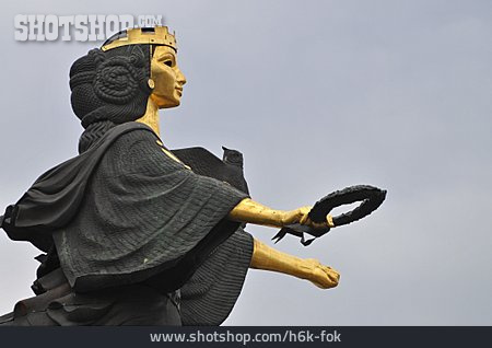 
                Statue, Sofia, Heilige Sofia                   