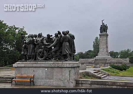
                Denkmal, Kriegerdenkmal, Ehrenmal, Denkmal Zu Ehren Der Sowjetarmee                   