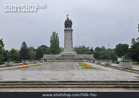 
                Denkmal, Ehrenmal, Denkmal Zu Ehren Der Sowjetarmee                   