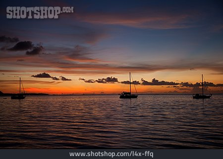 
                Sonnenuntergang, Segelschiff, Südsee                   