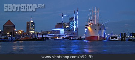 
                Hamburg, Hamburger Hafen, Hafencity                   