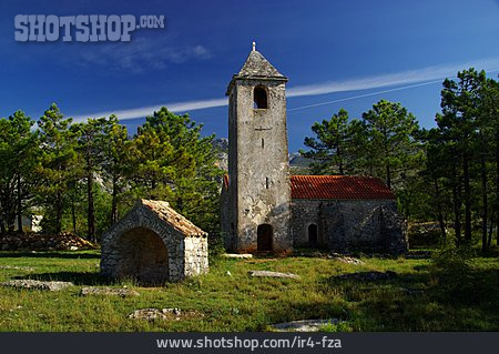 
                Kirche, Starigrad Paklenica, St. Peter Kirche                   